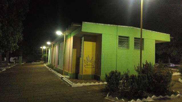 Área externa da biblioteca